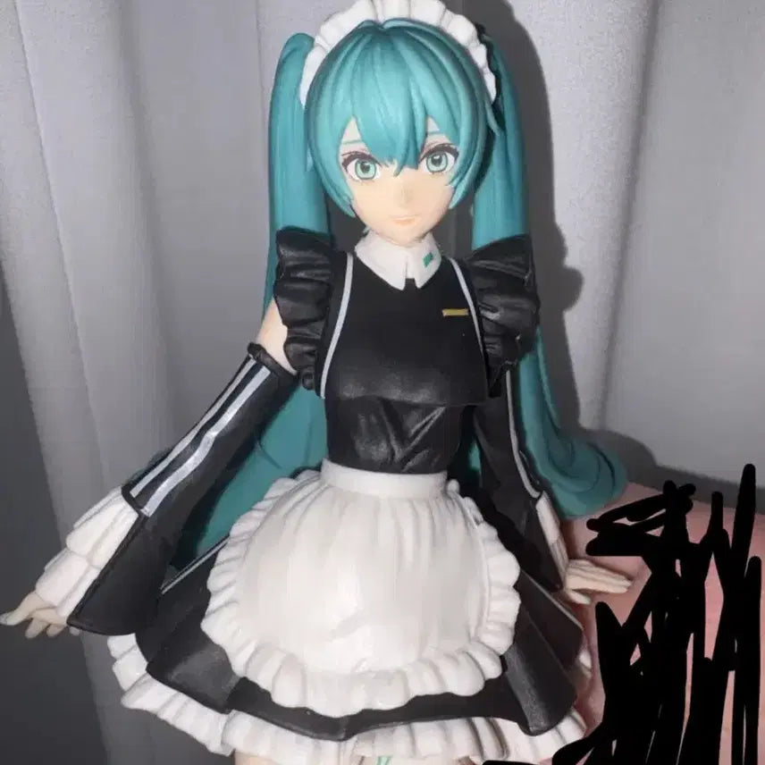 [BUNJANG] Hatsune Miku FURYU Sporty Maid Noodles Stopper Figure / 급전)하츠네 미쿠 후류 스포티 메이드 누들스토퍼 양도해요