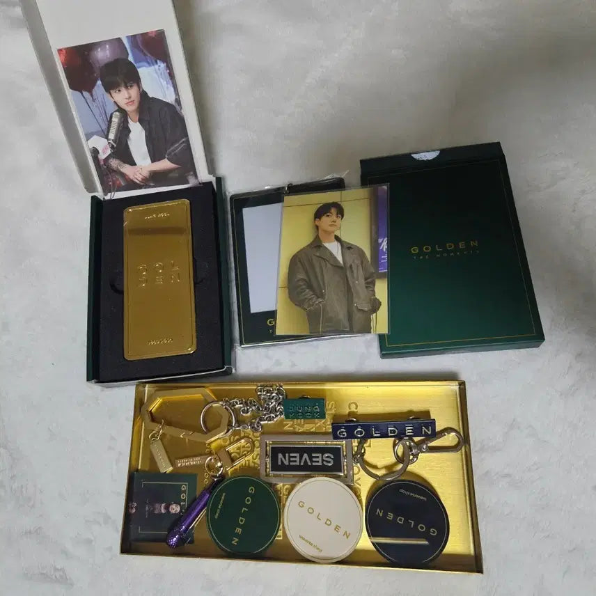 [BUNJANG] BTS Jungkook Official Merchandise Bundle Set / 방탄 정국 공식굿즈 일괄로 싸게 급처합니다