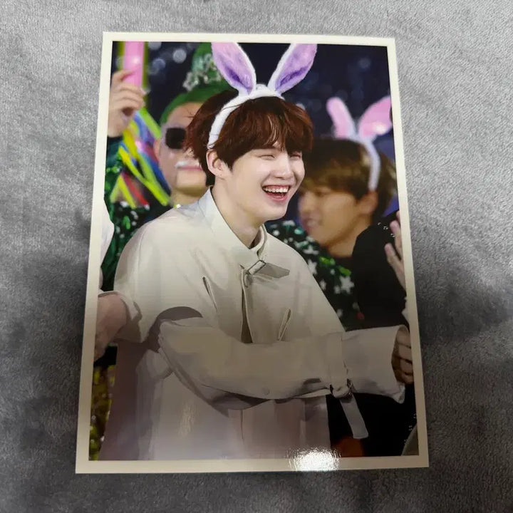 [BUNJANG] BTS Suga Rabbit Ear Photocard / 방탄소년단 슈가 토끼 귀 포토