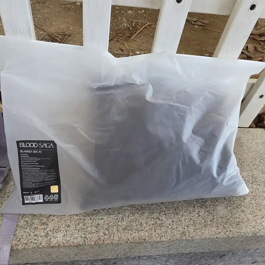 [BUNJANG] ENHYPEN Blood Sangha Blanket Vampire Cape / 엔하이픈 블러드사가 블랭킷 뱀파이어망토