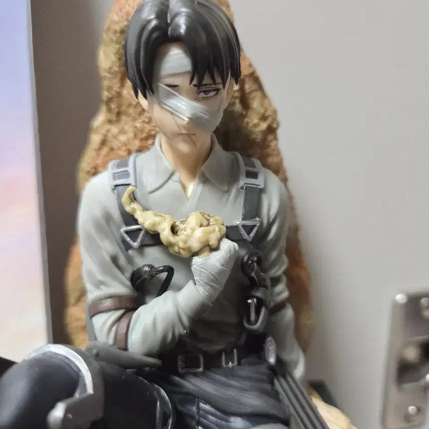 [BUNJANG] Attack on Titan Ichiban Kuji C Prize Levi Figure &amp; E Prize Acrylic Set / [택포12] 진격의거인 제일복권 이치방쿠지 C상 리바이 피규어 E상 아크릴 일괄