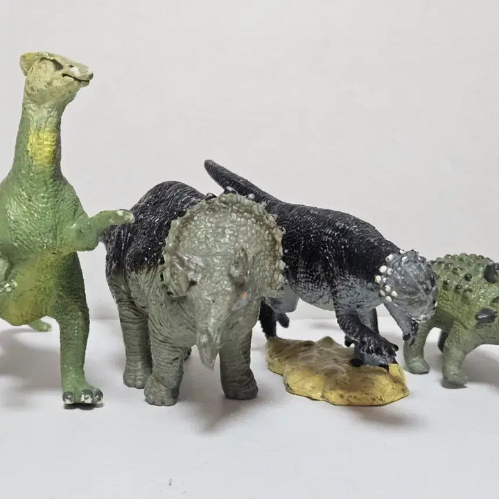 [BUNJANG] Safari Ltd. Carnegie Collection 1988 Dinosaur Figure Set (4 Types) Vintage Toy / 사파리 엘티디 카네기 컬렉션 1988 공룡 피규어 4종 일괄 고전 완구