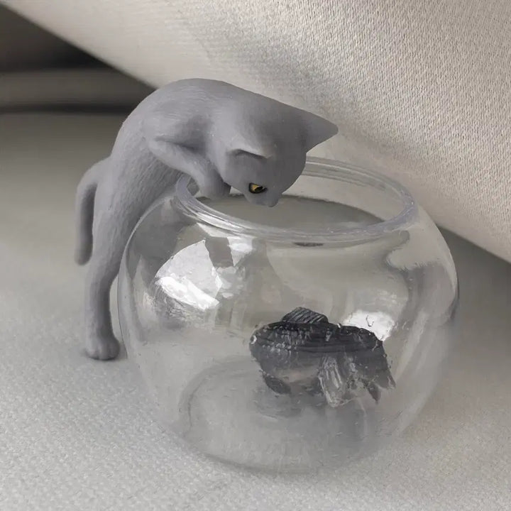 [BUNJANG] Cat and Goldfish Aquarium Gacha Figure (Gray/Black) / 고양이와 금붕어 어항 가챠 피규어 회색 검정