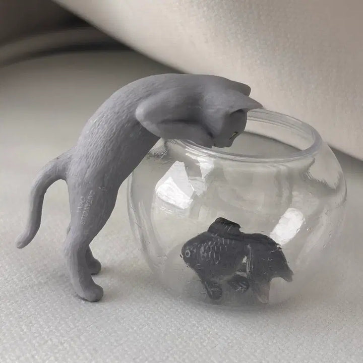[BUNJANG] Cat and Goldfish Aquarium Gacha Figure (Gray/Black) / 고양이와 금붕어 어항 가챠 피규어 회색 검정