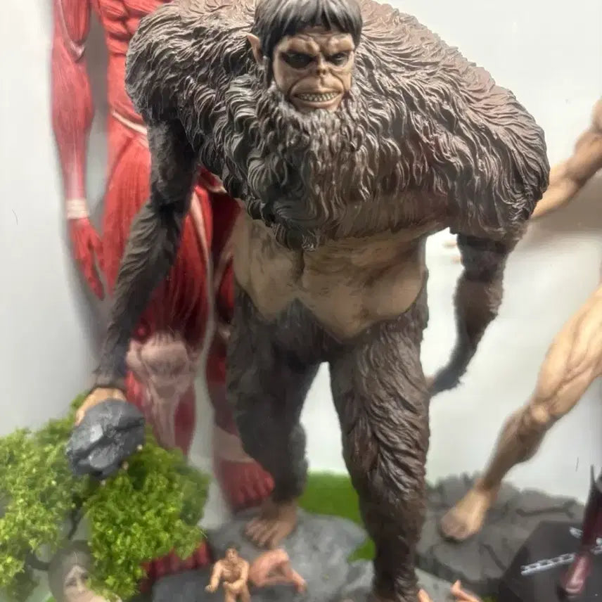 [BUNJANG] Attack on Titan Best Lottery Beast Titan Figure (Opened) / 진격의거인 제일복권 짐승거인 a상 개봉양품 팝니다