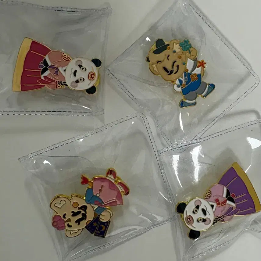 [BUNJANG] EVERLAND Louie Hui Fortune Badge Bundle Set / 에버랜드 루이후이 포춘뱃지 일괄판매