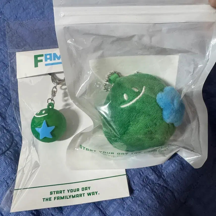 [BUNJANG] FamilyMart Eco Bag &amp; Keyring Set / 패밀리마트 에코백 그레이 &amp; 키링 세트