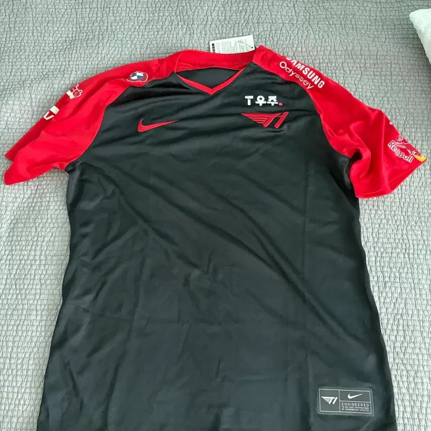 [BUNJANG] T1 Faker 2022 Uniform M / 22 t1 페이커 유니폼 m 팝니다