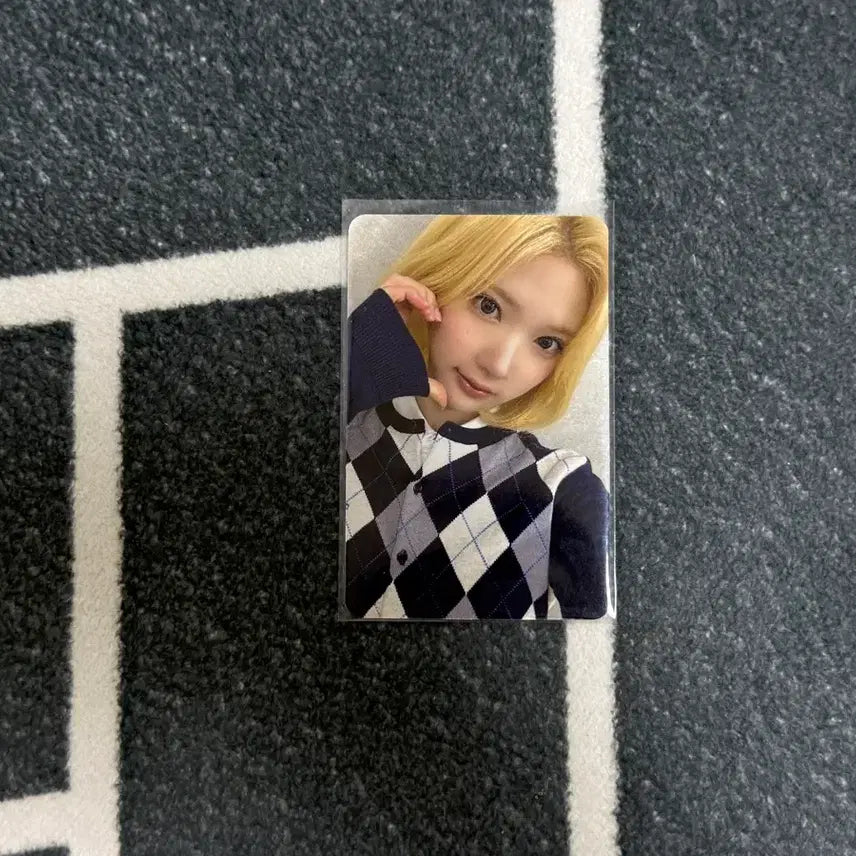 [BUNJANG] HA:TFELIZ Lemonade HA:TFELIZ JIWU Apple Music Lucky Draw POB Photocard / 하투하 레몬탱 팝업 미공포 하츠투하츠 지우 애플뮤직 럭드 미공포