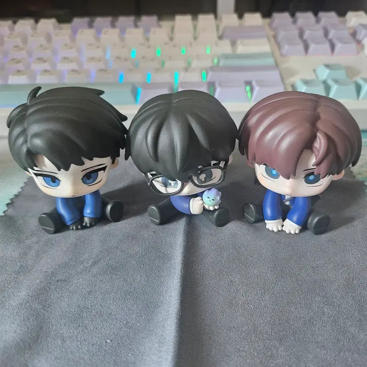[BUNJANG] GyeDamChuGeun Hyunmu 1 Team Podo Ryu Jae Gwan Choi Yo Won Sitting Figure Bundle Set / 괴담출근 피규어 현무 1팀 포도 류재관 최요원 일괄 판매 모두앉아 피규어 괴출