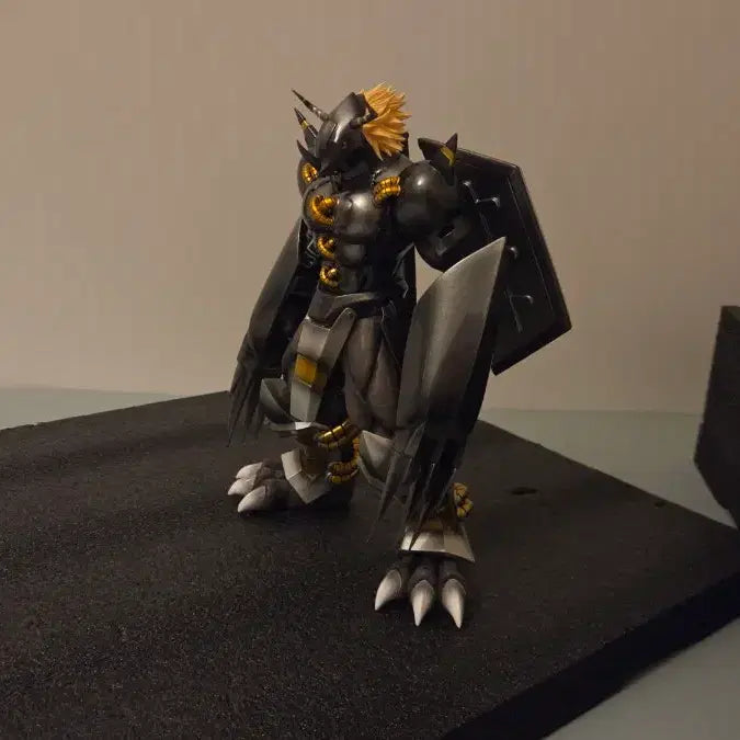 [BUNJANG] Mine Studio Black Wargreymon Resin Statue / MINE 스튜디오 블랙워그레이몬 레진
