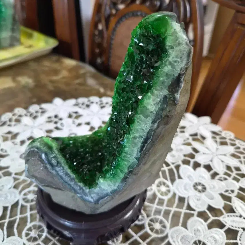 [BUNJANG] Natural Green Crystal Raw Stone (900-1000g) / 천연 녹색 수정원석(900~1000g)