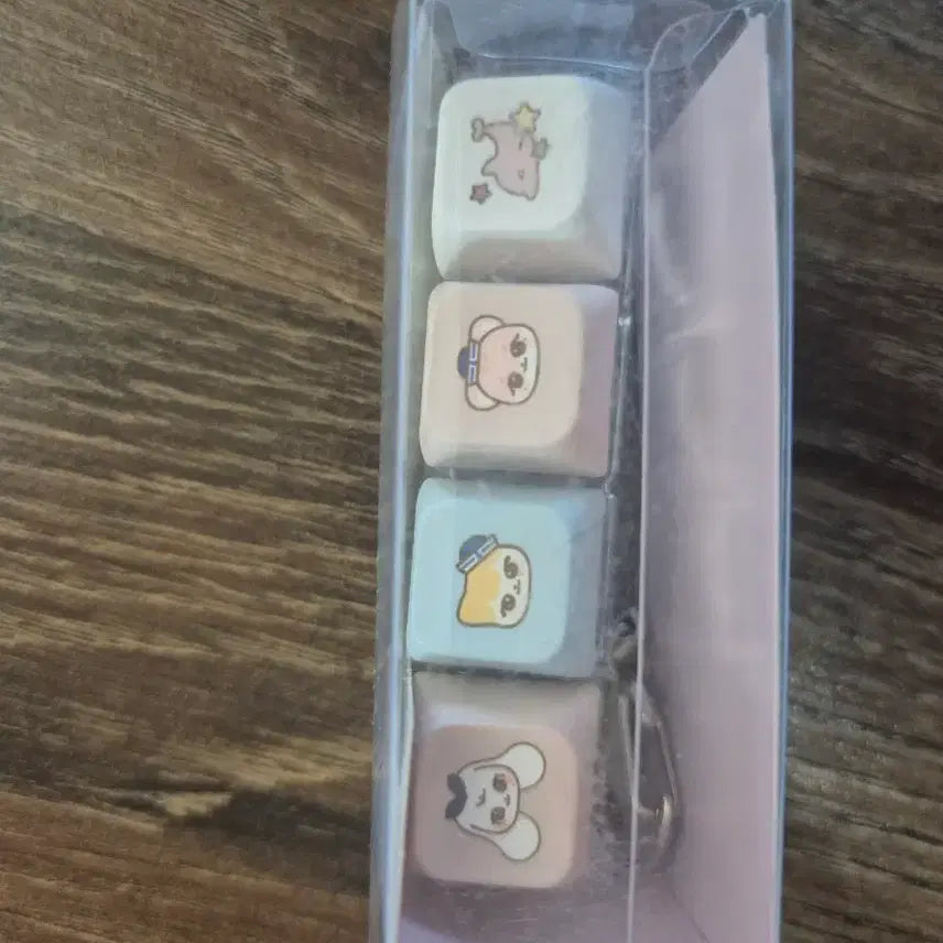 [BUNJANG] IVE MiniBear Keycap Type B Cherry Cheese "Leeyangi" Sealed / 아이브 미니브 키캡 타입 B 체리 치즈 이랑이 새상품