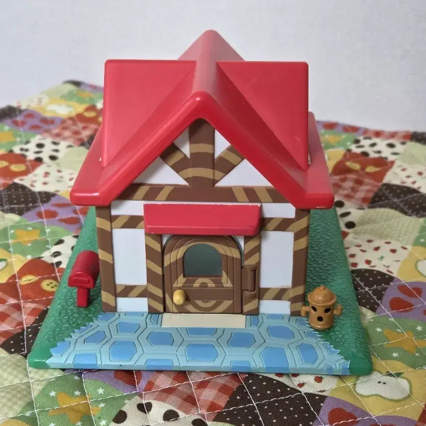 [BUNJANG] Animal Crossing Red House Figure / 동물의 숲 빨간집 큰집 빨간집 피규어