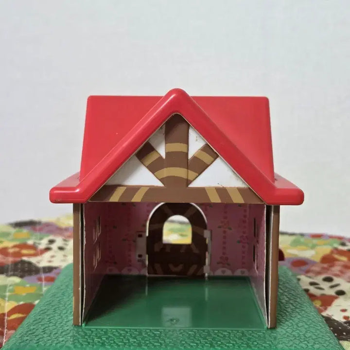 [BUNJANG] Animal Crossing Red House Figure / 동물의 숲 빨간집 큰집 빨간집 피규어