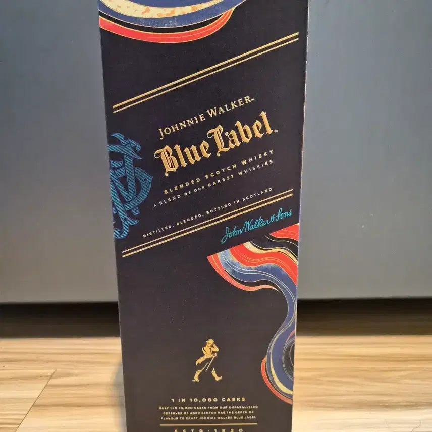 [BUNJANG] Johnnie Walker Blue Label Whisky 750ml Empty Bottle with Stamp Kit Set and Macril Frame / 조니워커 블루라벨 위스키 750ml 공병입니다