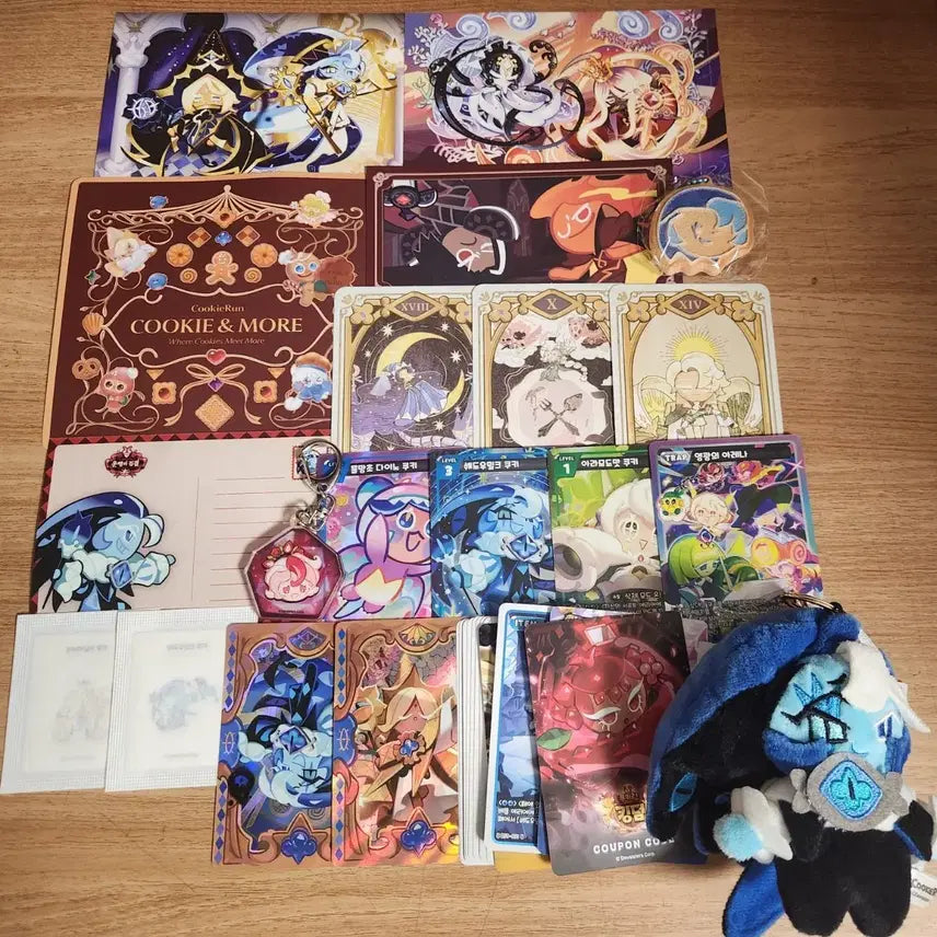 [BUNJANG] Cookierun Kingdom Pvc Doll Keychain Card Postcard Sticker Ticket Tarot Card Bundle Set / 쿠키런 킹덤 방탈출 꾸끼즈 랜덤 pvc 인형 키링 카드 엽서 띠부씰 티켓 타로카드 브레이버스 쉐도우밀크 퓨어바닐라
