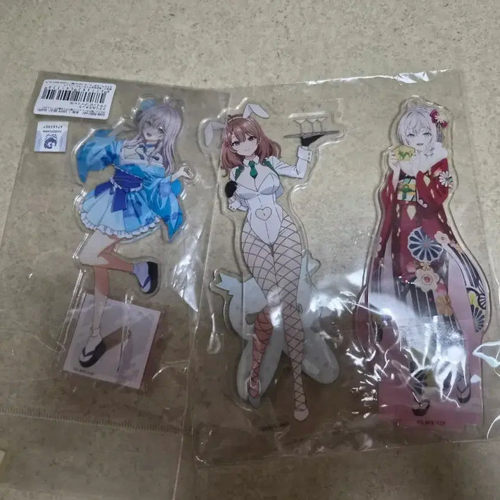 [BUNJANG] Arya-yang Acrylic Stand 3 Set / 아랴양 아크릴 스탠드 3종 세트 판매