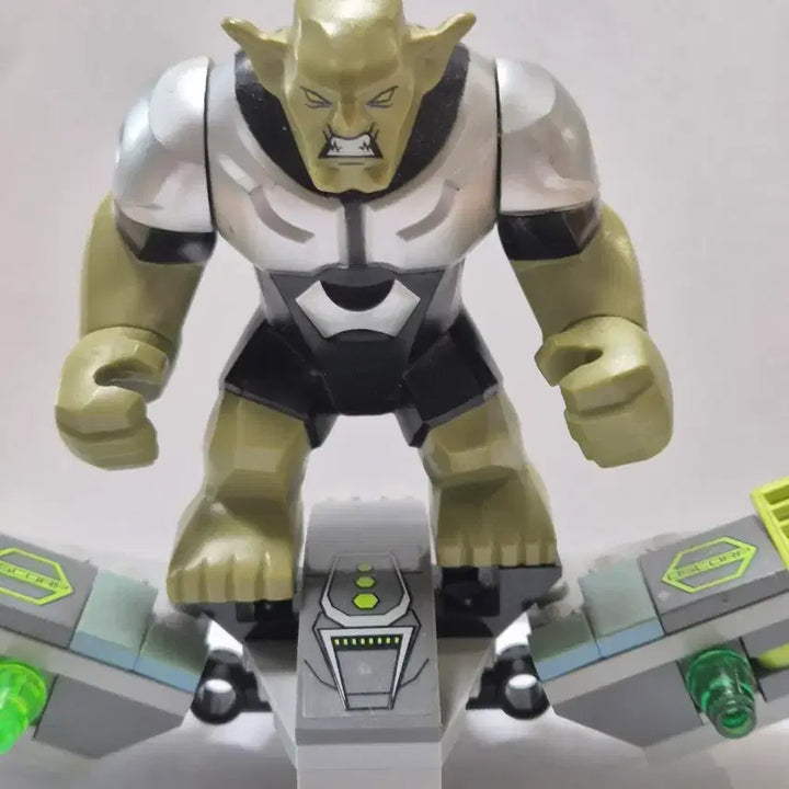 [BUNJANG] LEGO Marvel Ultimate Green Goblin Minifigure 76016 / 레고 마블 얼티밋 그린 고블린 미니피규어 76016