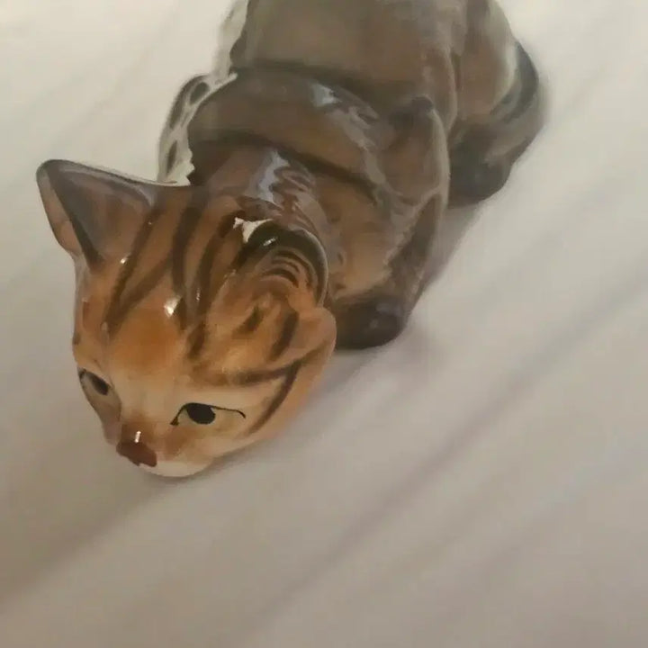[BUNJANG] Vintage Ceramic Cat Figurine - Brown Stripes / 빈티지 도자기 고양이 피겨린 장식품 갈색 줄무늬