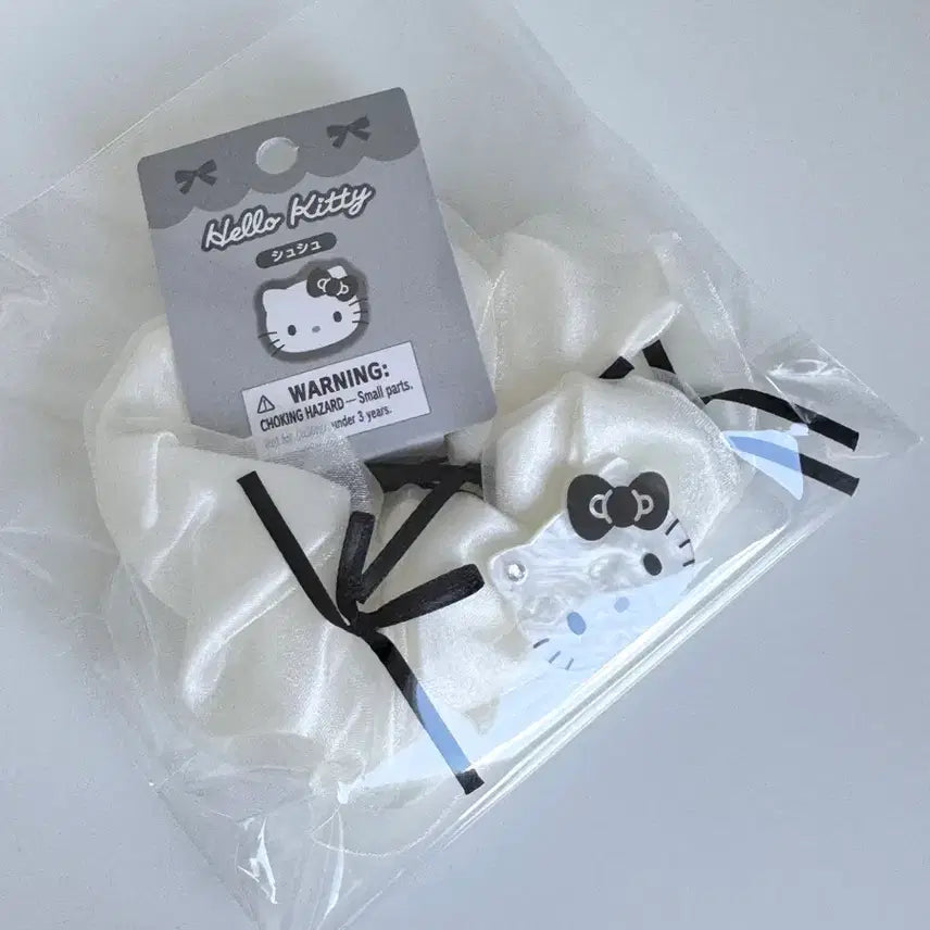 [BUNJANG] Hello Kitty Mother-of-Pearl Ribbon Scrunchie (Sealed) / 헬로키티 리본 슈슈 일본정품 미개봉 새상품