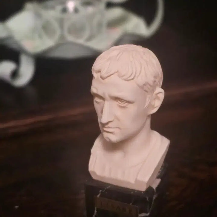 [BUNJANG] Caesar Bust Plaster Statue with Marble Base / 시저 흉상 석고상