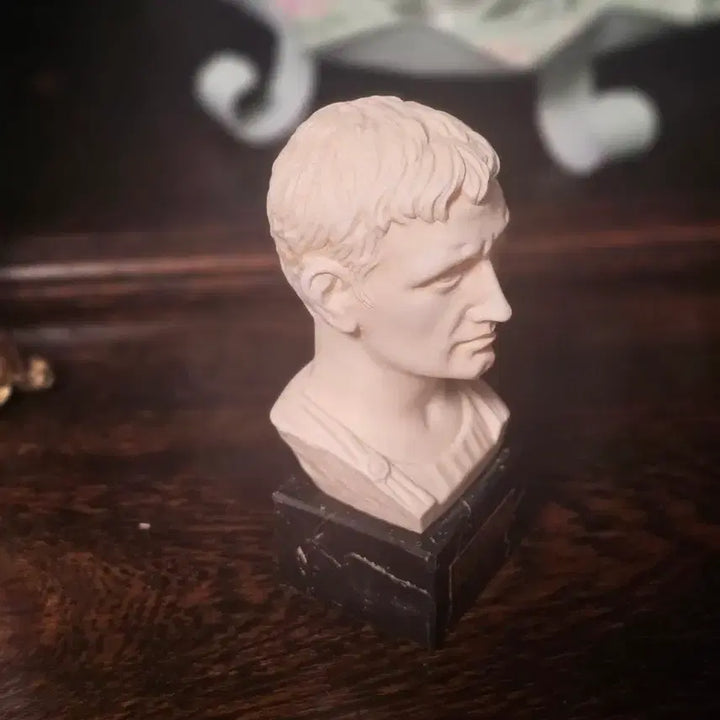[BUNJANG] Caesar Bust Plaster Statue with Marble Base / 시저 흉상 석고상