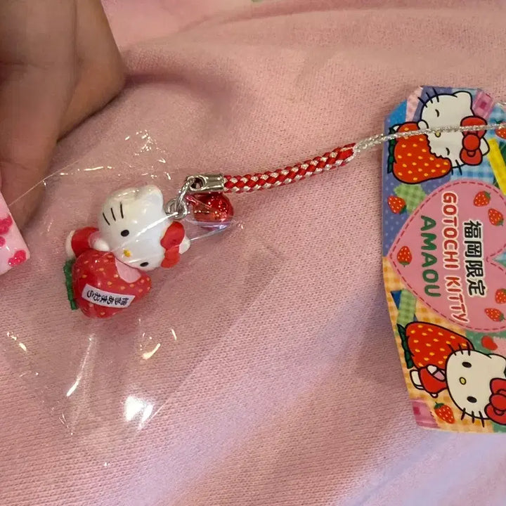 [BUNJANG] Hello Kitty Strawberry Strap - Rare Limited Edition / 헬로키티 지역 레어 한정 딸기 스트랩