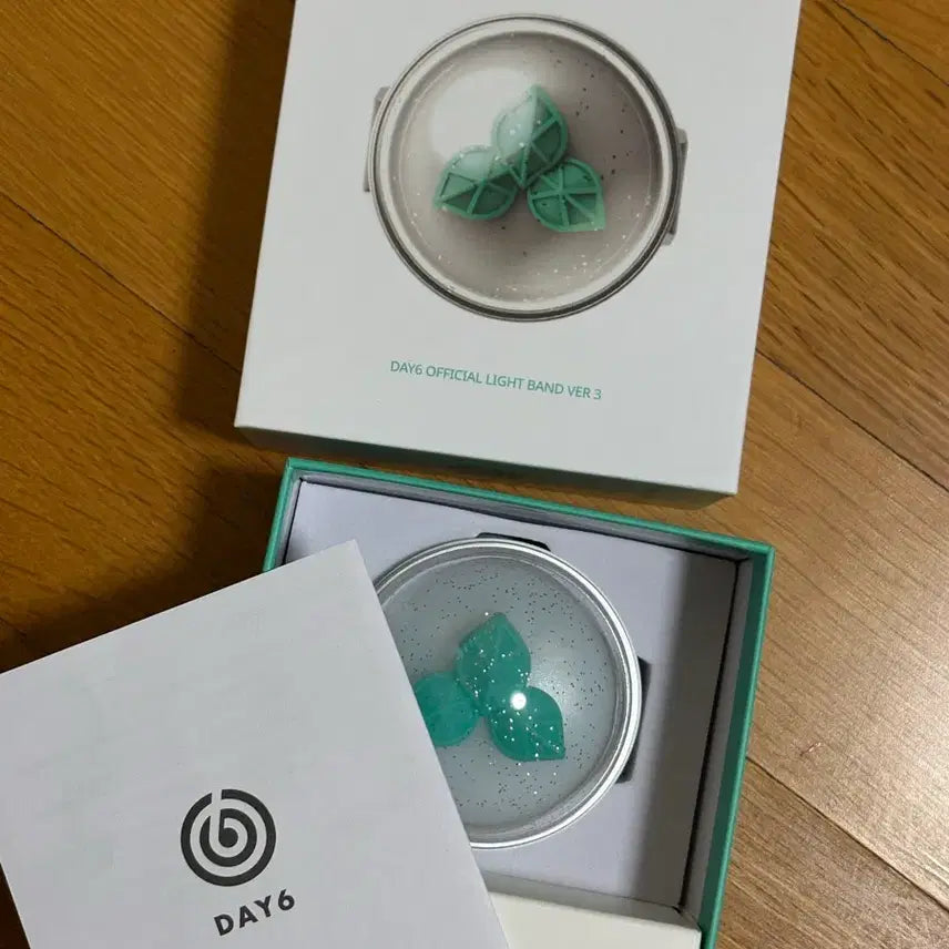 [BUNJANG] DAY6 Official Lightstick Ver. 3 Made Watch / DAY6 공식 응원봉 3 마데워치