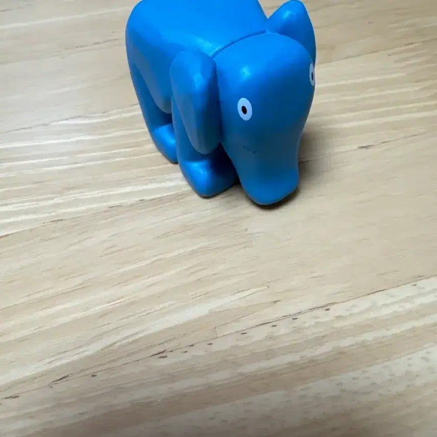[BUNJANG] Kondo Daisuke Elephant Figure / 콘도 다이스케 코끼리 피규어