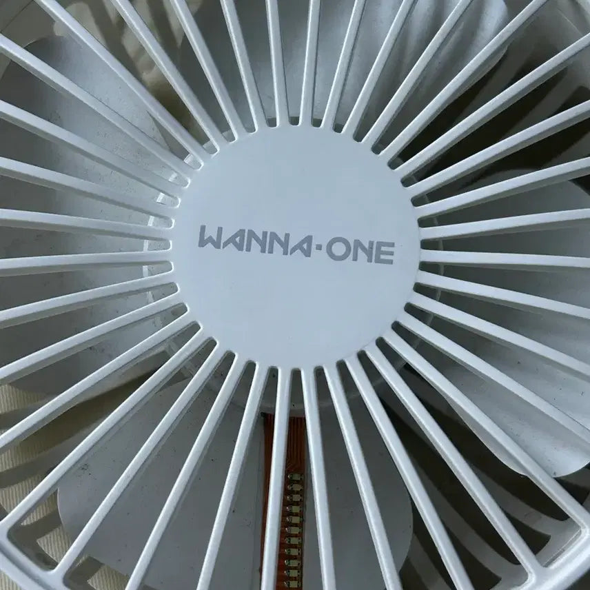 [BUNJANG] Wanna One Kang Daniel Portable Fan / 워너원 강다니엘 선풍기