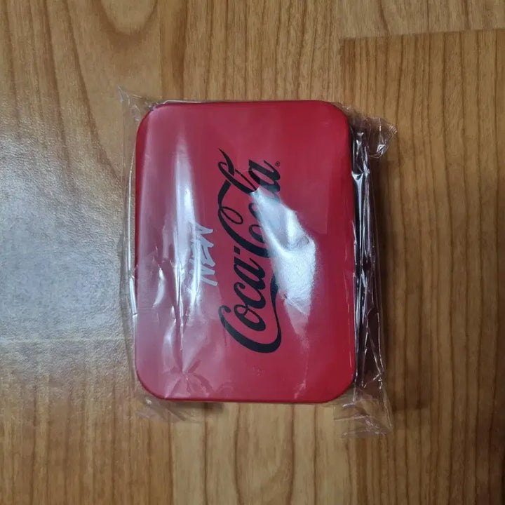 [BUNJANG] BTS V Coca-Cola Postcard Tin Case Bundle Set / 코카콜라 뷔 엽서 틴케이스 미개봉 양도 방탄소년단 방탄 bts 김태형