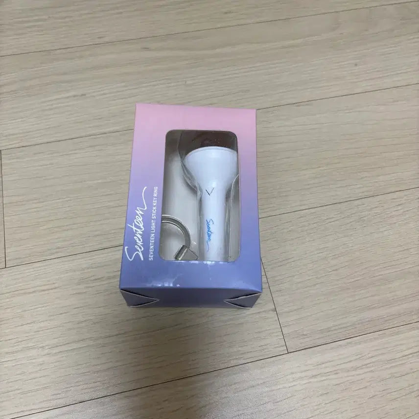 [BUNJANG] SEVENTEEN Official Lightstick Accessory - Gurubong Keyring / 세븐틴 응원봉 구럿봉 키링