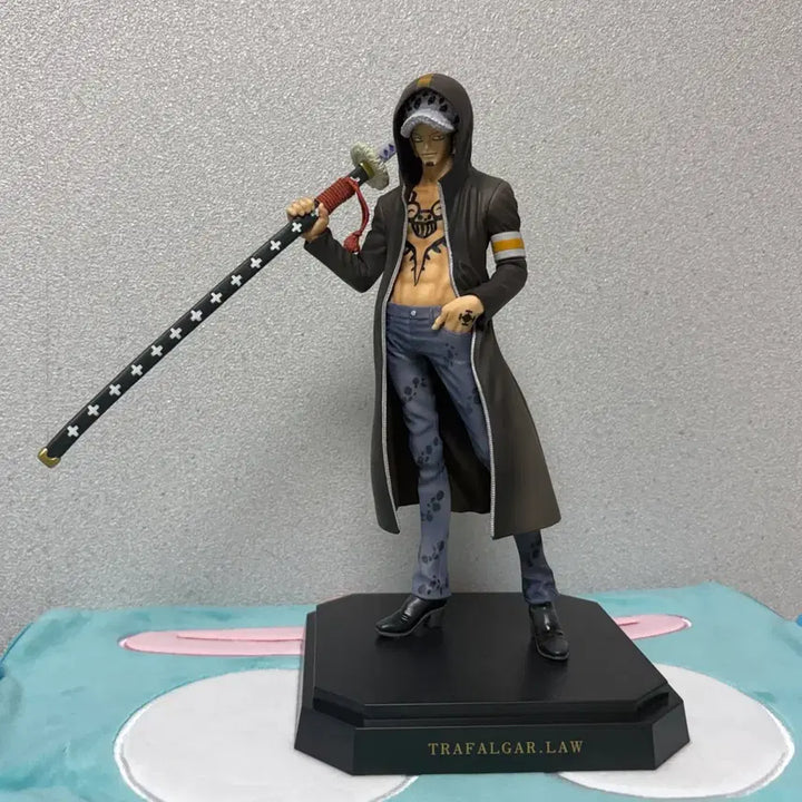 [BUNJANG] One Piece Ichiban Kuji Dressrosa Trafalgar Law Figure / [택포 3.2] 원피스 제일복권 드레스로자 트라팔가 로우 피규어