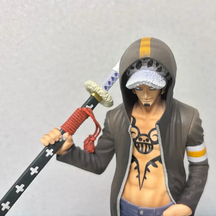 [BUNJANG] One Piece Ichiban Kuji Dressrosa Trafalgar Law Figure / [택포 3.2] 원피스 제일복권 드레스로자 트라팔가 로우 피규어