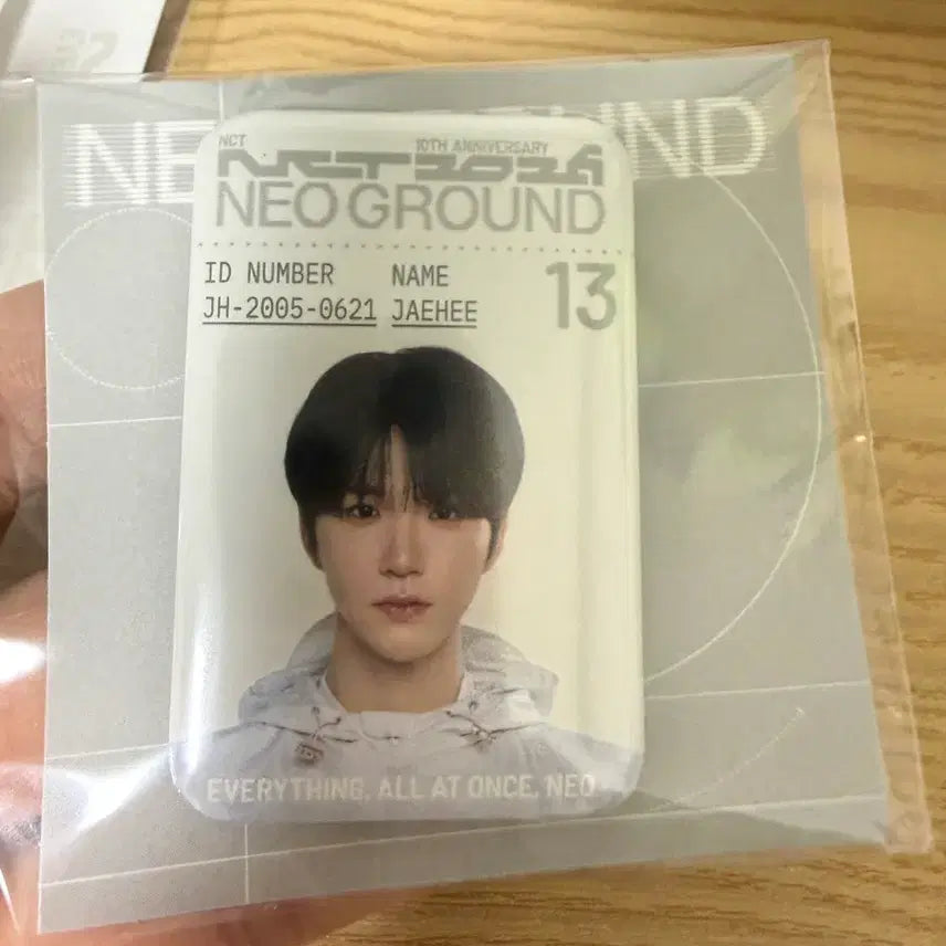 [BUNJANG] NCT 10th Anniversary Random Metal ID Badge Jaehee / NCT 10주년 랜덤 메탈 ID 뱃지 RANDOM METAL ID BADGE 재희