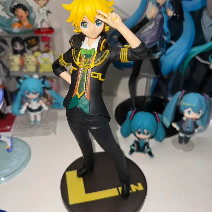 [BUNJANG] Kagamine Len Figure / 급처/택포)) 카가미네 렌 피규어