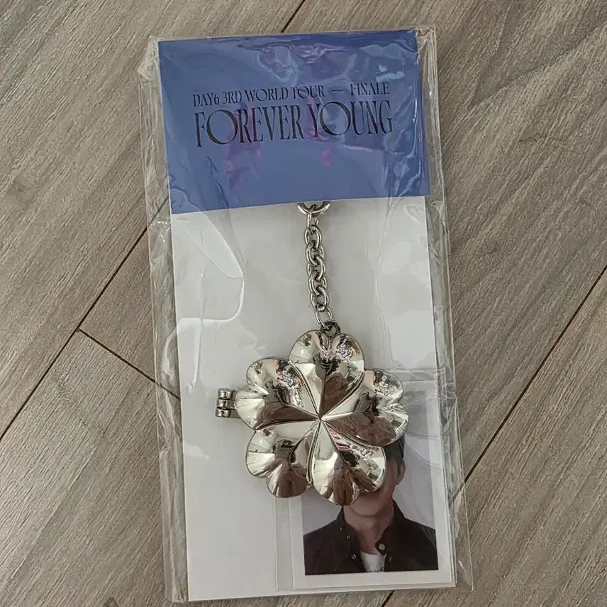 [BUNJANG] Day6 Young K Rocket Pendant (Unsealed) / 데이식스 포에버영 앙콘 도운 로켓 팬던트