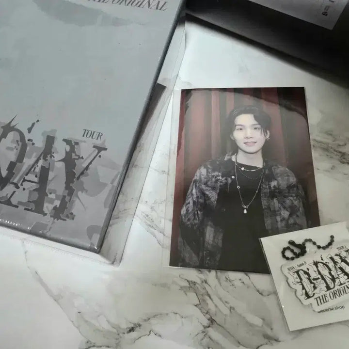[BUNJANG] SUGA D-DAY Dicoco Lucky Draw Photocard Bundle Set / 슈가 디데이 디코 특전포함 미개봉 D-day 디코