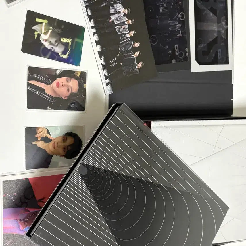 [BUNJANG] BTS MAP OF THE SOUL ON:E Concept Photobook Jimin Photocard Bundle Set / 방탄 맵솔원 온콘 컨셉포토북 클루루트 세트 지민 포카 드볼 풀셋