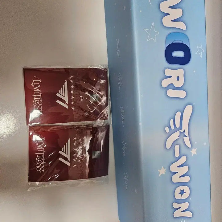 [BUNJANG] T1 Woori Bank Desk Mat and Keychain Bundle Set / t1 우리은행 장패드, 키링 일괄 팔아요