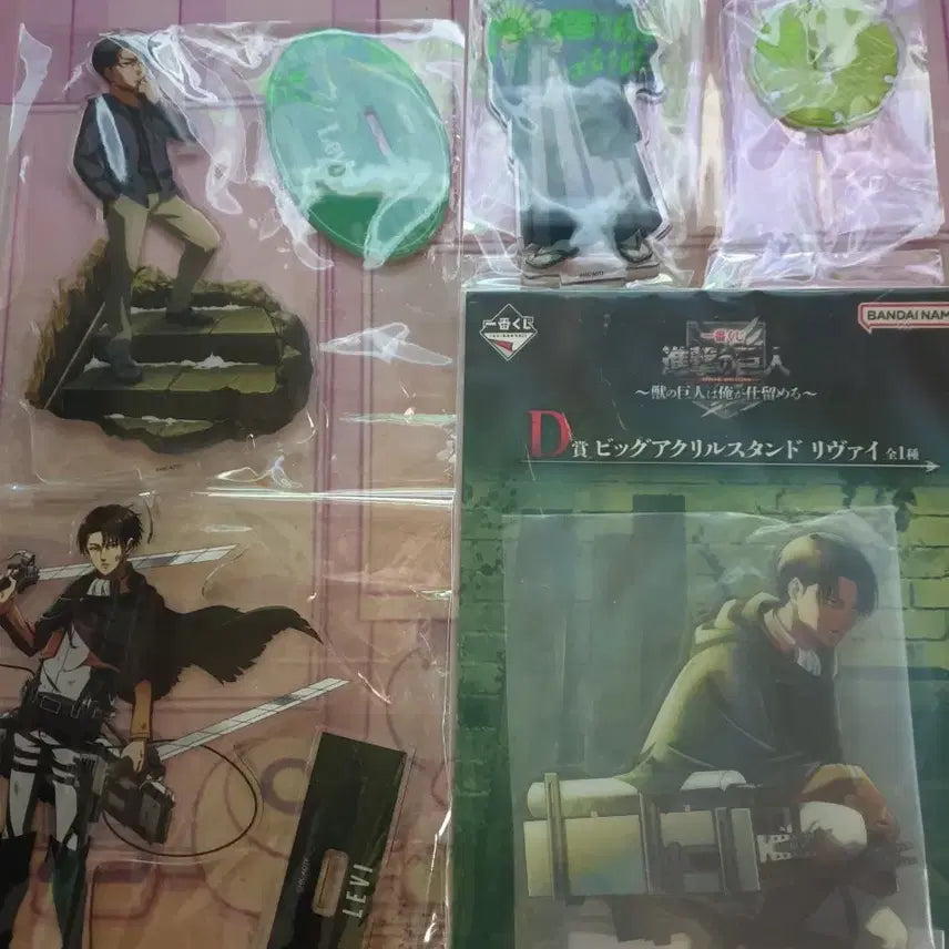 [BUNJANG] Attack on Titan Levi Acrylic Stand Bundle / 진격의 거인 진격거 리바이 아크릴 일괄 판매
