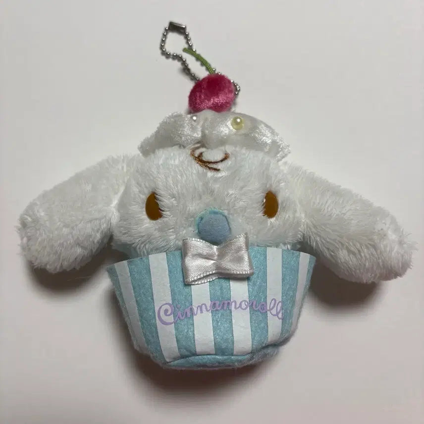 [BUNJANG] Sanrio Cinnamoroll Milk Cupcake Classic Plush / 산리오 시나모롤 밀크 컵케이크 고전 인형 양도 판매