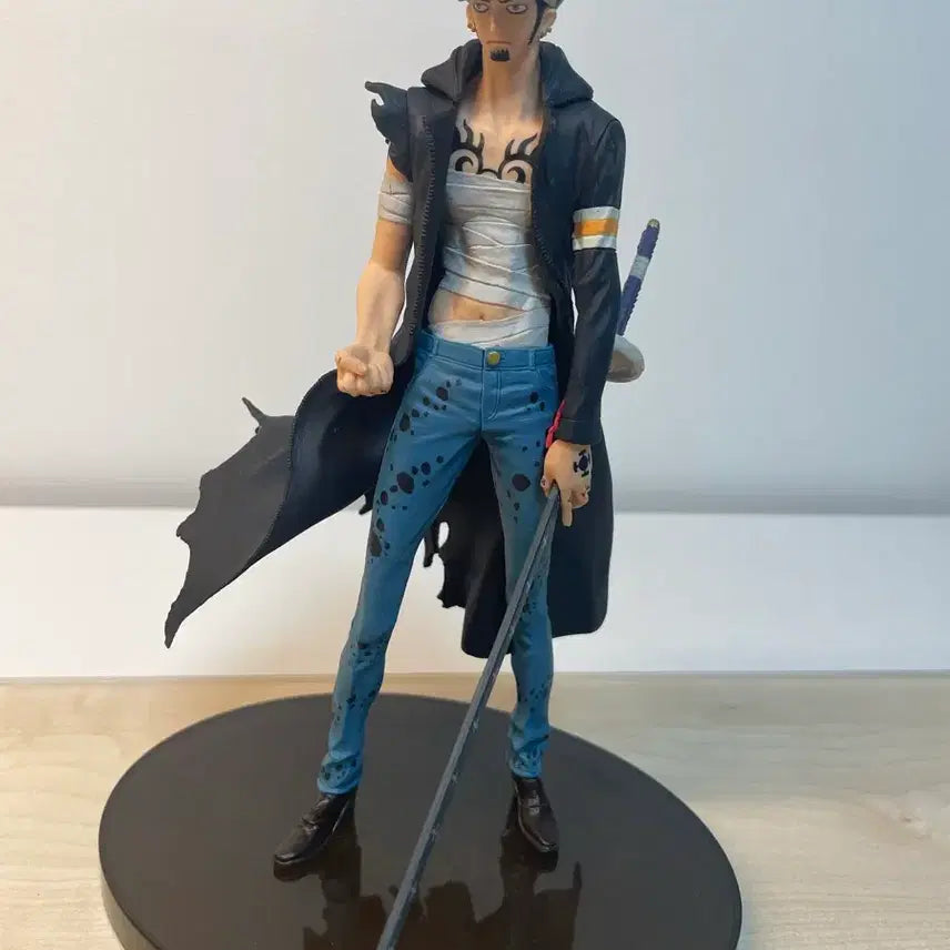 [BUNJANG] Trafalgar Law One Piece Figure / 원피스 트라팔가 로우 피규어 판매