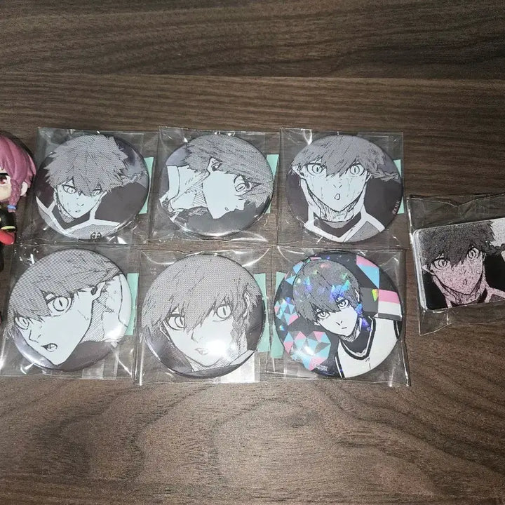 [BUNJANG] Blue Lock Kurona Ranze, Hiori Yo, Itoshi Rin Original Art Figure Can Badge, Acrylic, Business Card Bundle / 블루록 쿠로나 란제 피규어 캔뱃지 아크릴 명함 히오리 이토시 린 원화전