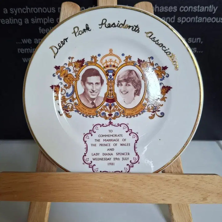 [BUNJANG] Royal Stafford Silver Jubilee 2-Handled Cup &amp; Royal Wedding Plate Set / [영국 앤틱] 1977 Royal Stafford 실버주빌리 컵 &amp; 1981 로열웨딩 접시 세트