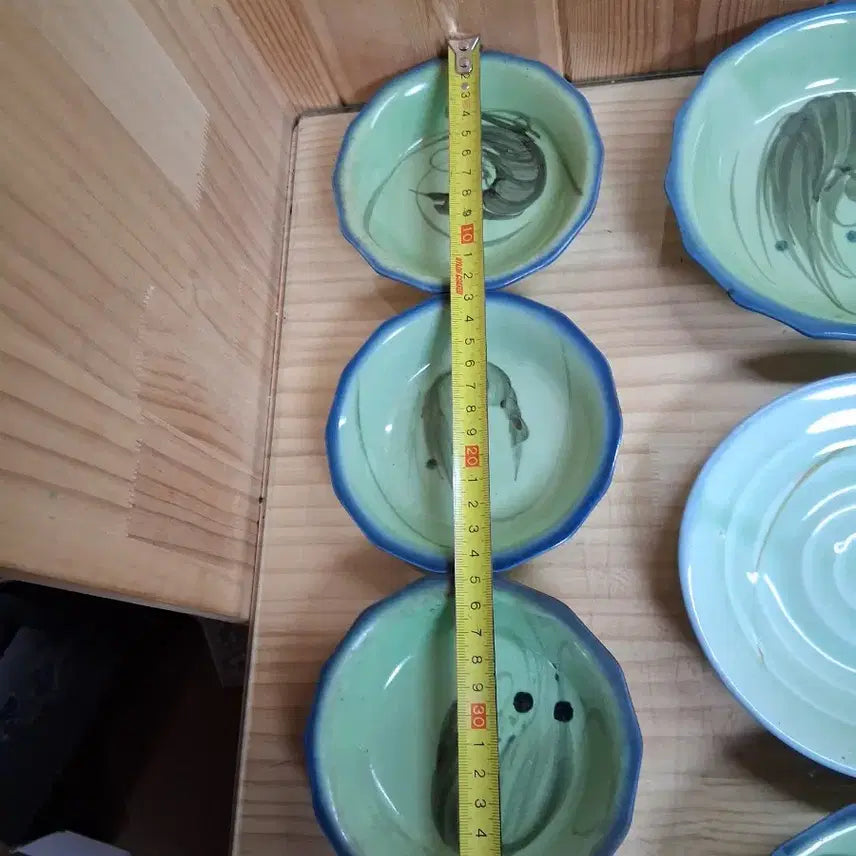 [BUNJANG] Set of 6 Hand-Painted Celadon Porcelain Plates with Shrimp Motif / 새우 그림 외사기 녹유 접시 6개