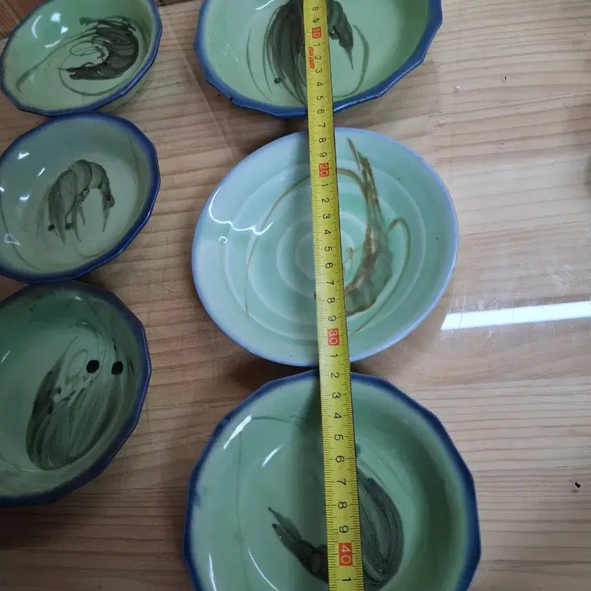 [BUNJANG] Set of 6 Hand-Painted Celadon Porcelain Plates with Shrimp Motif / 새우 그림 외사기 녹유 접시 6개