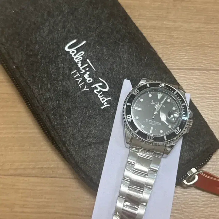 [BUNJANG] Valentino Rudy Men&