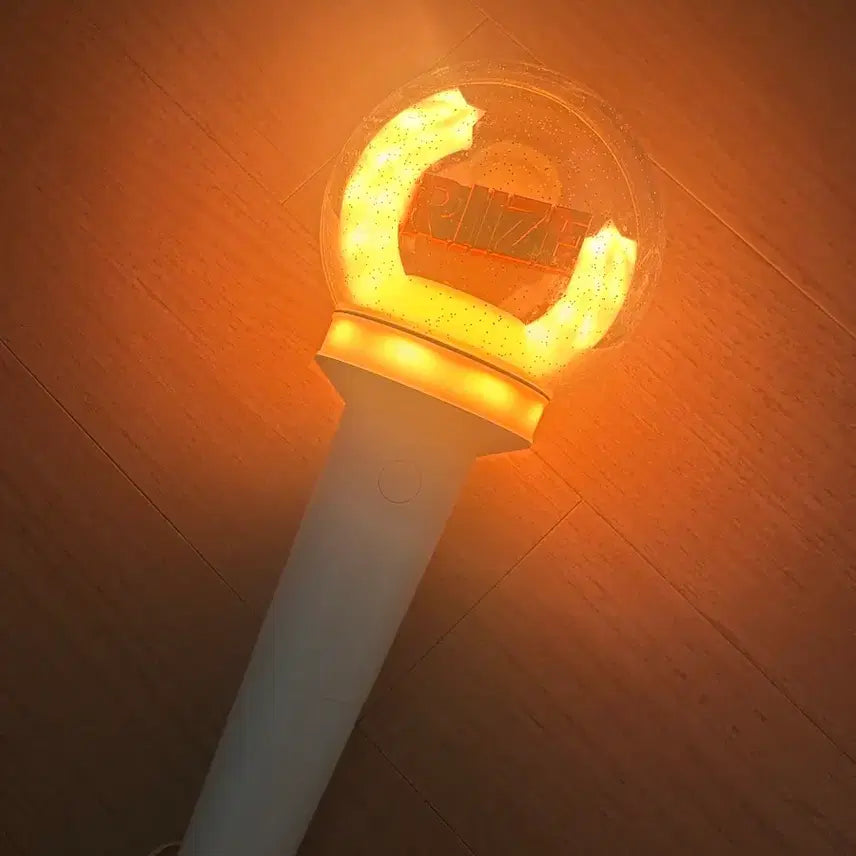 [BUNJANG] RIIZE Official Light Stick (RIIZE BONG) / 라이즈 응원봉 라브봉